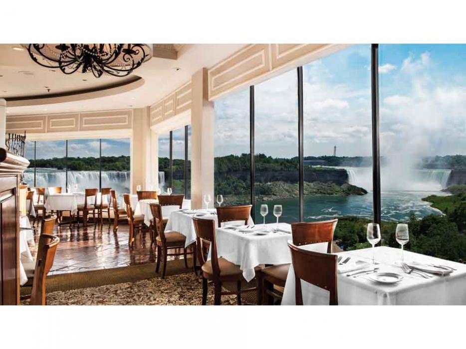 Romantic Overnight Stay For 2 In Niagara Falls Crowne